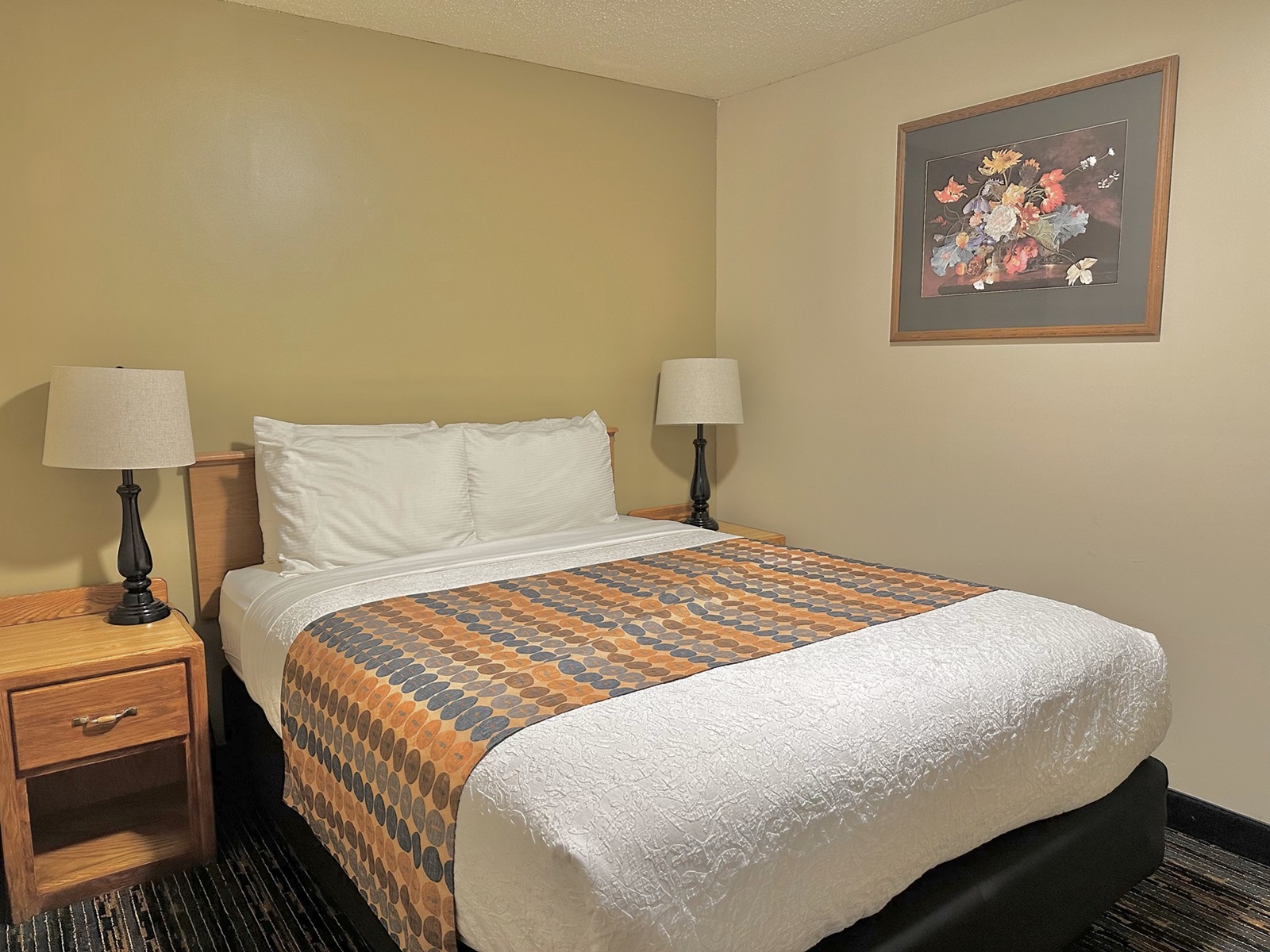 Experience Luxury in Our Queen Room Hotels in Downtown Eugene